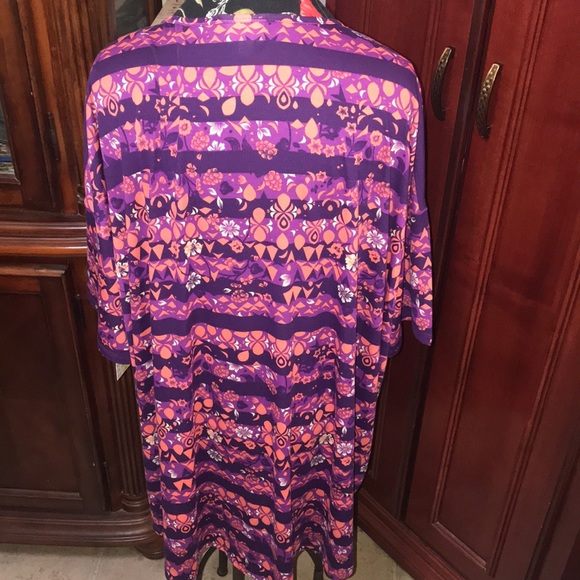 NWT Lularoe Plus size Irma top - Picture 7 of 8